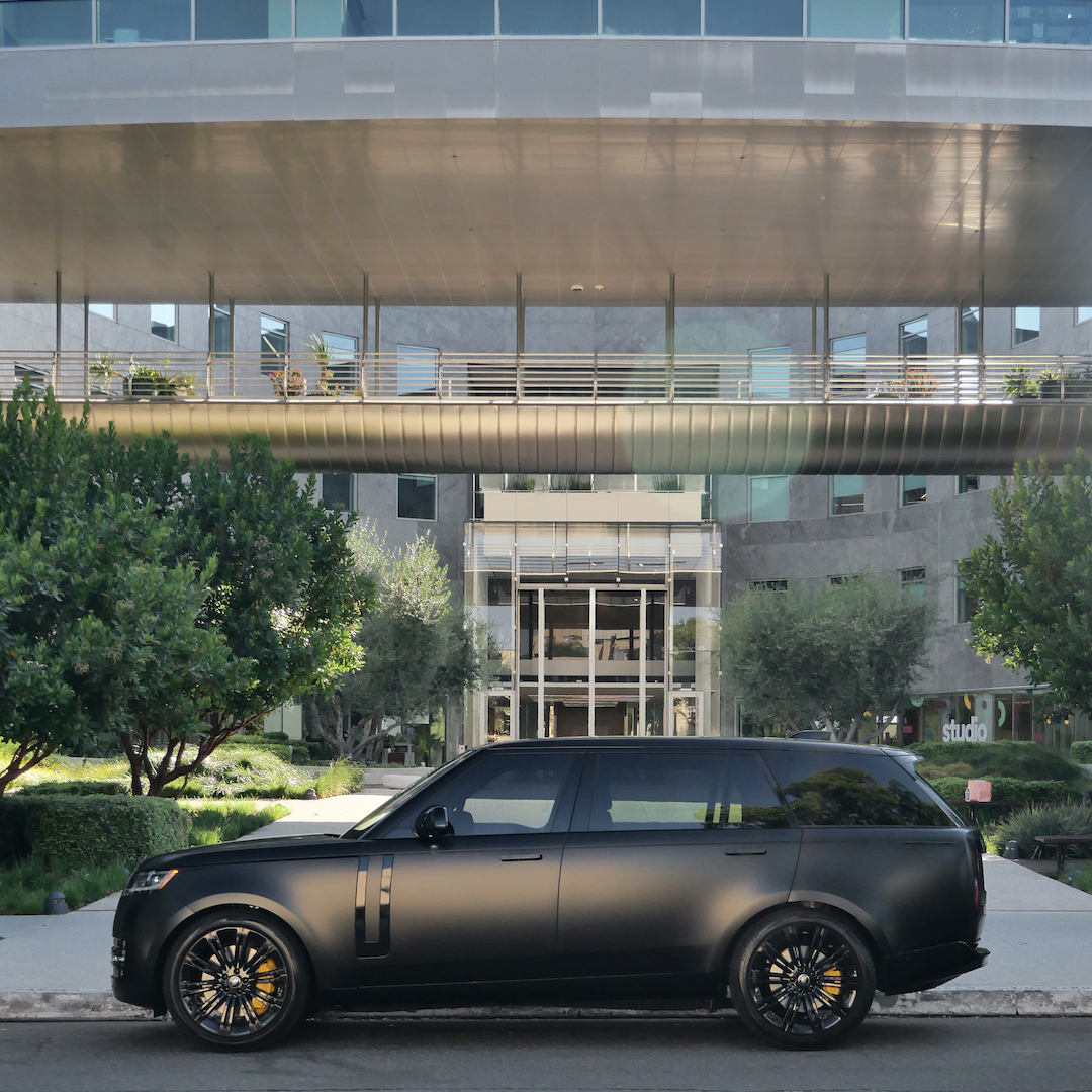 Range Rover P530 LWB 2023 Matte Rental in Los Angeles