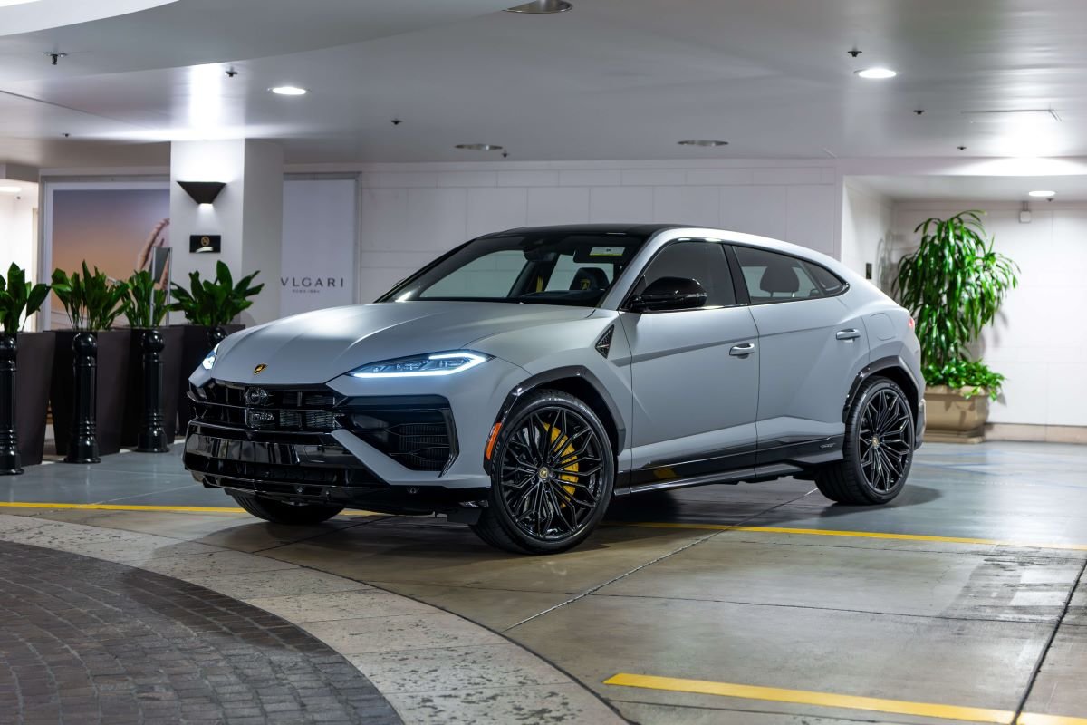 Lamborghini Urus SE 2025 Rental in LA