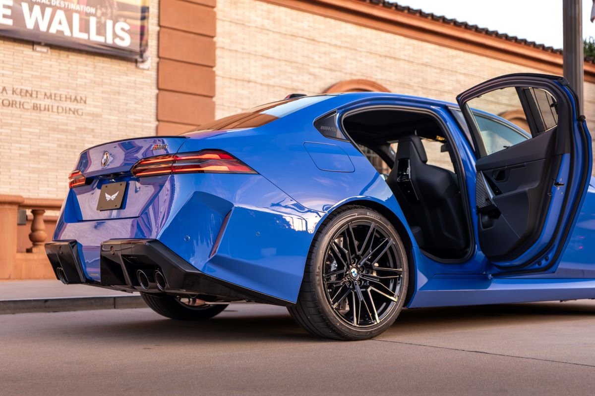 BMW G90 M5 rental in Los Angeles