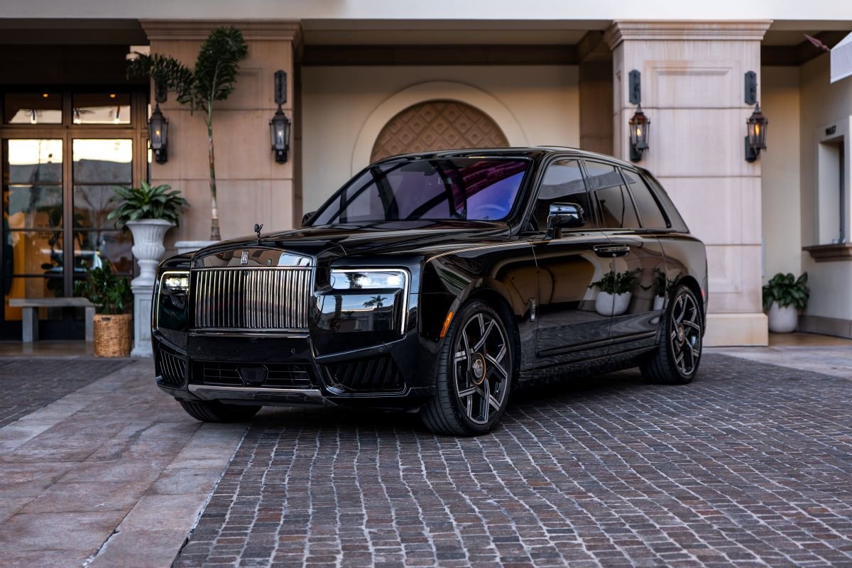 Rolls-Royce Cullinan Black Badge 2025 rental LAX Rolls-Royce Cullinan Black Badge 2025 rental LAX