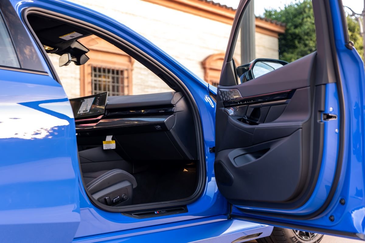 BMW G90 M5 rental in Los Angeles