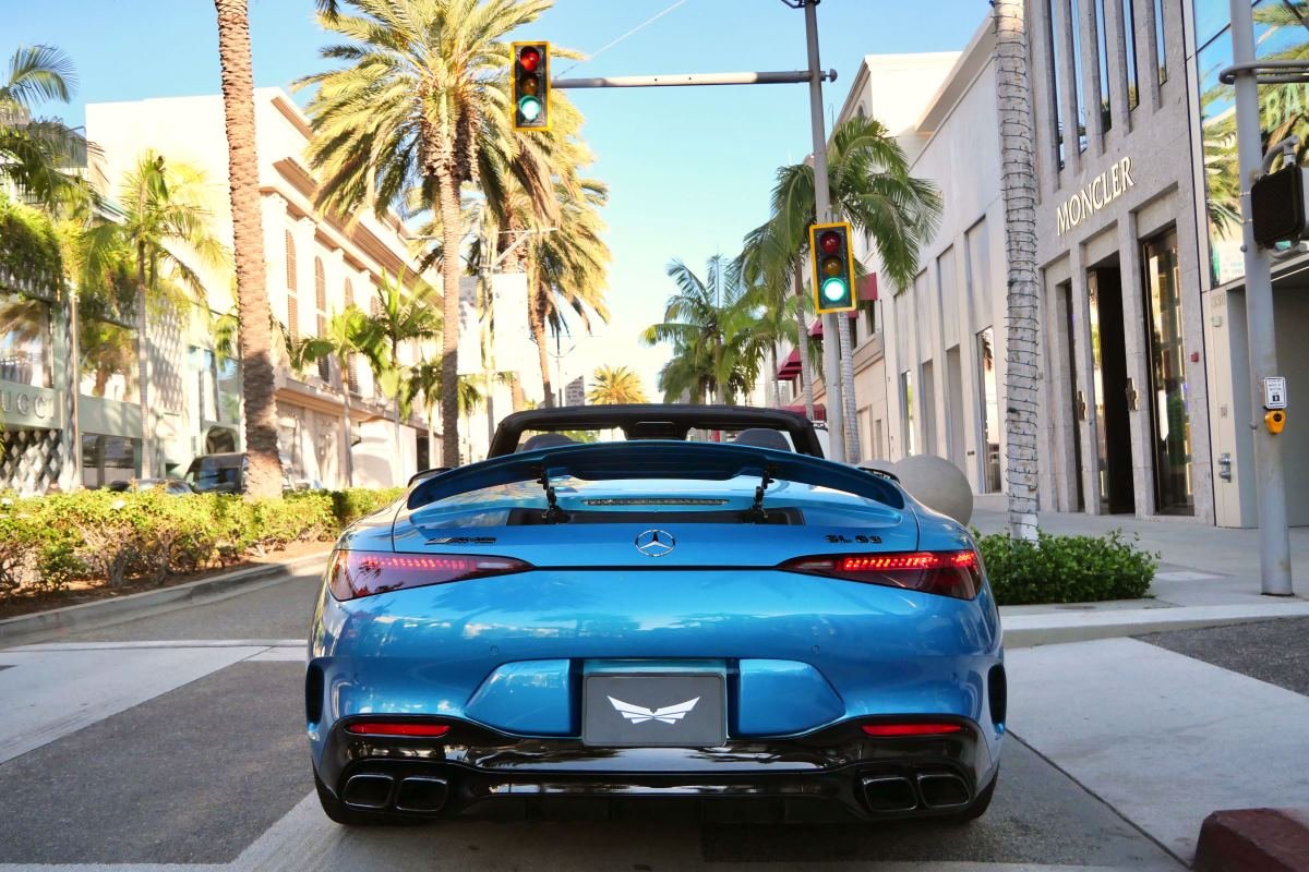 Rent a Mercedes AMG SL 63 2023 in LAX Rent a Mercedes AMG SL 63 2023 in LAX