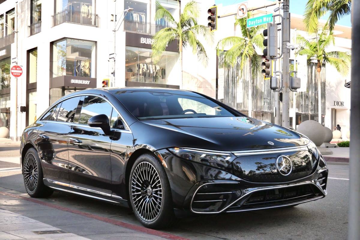 Mercedes-Benz EQS 450 for rent in Los Angeles