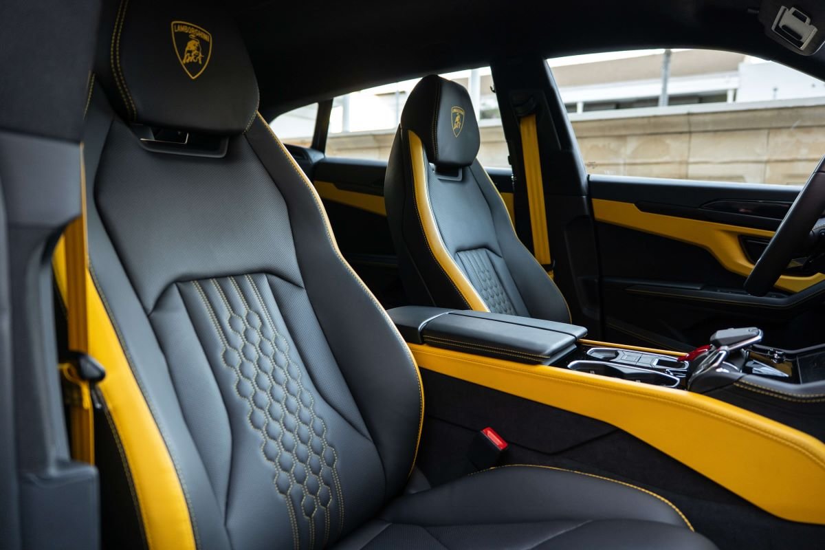 Lamborghini Urus SE 2025 for Rent in Los Angeles