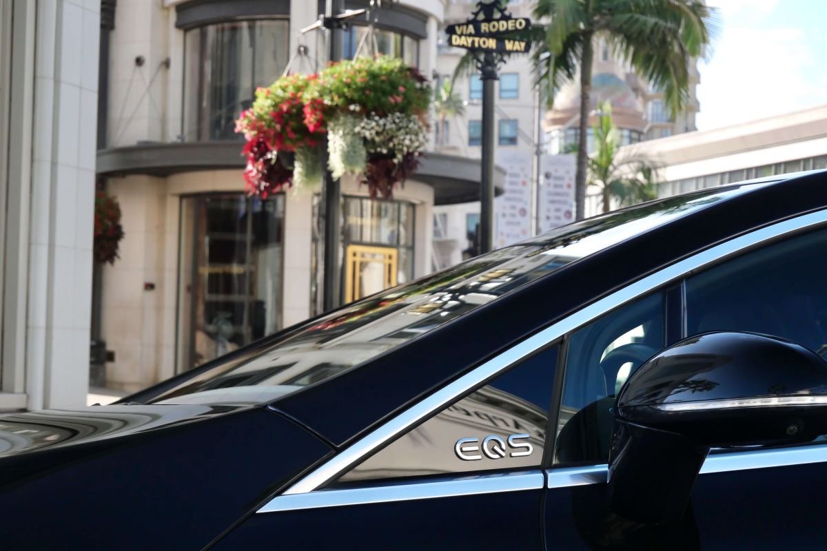 Mercedes Benz EQS 450 rental Los Angeles