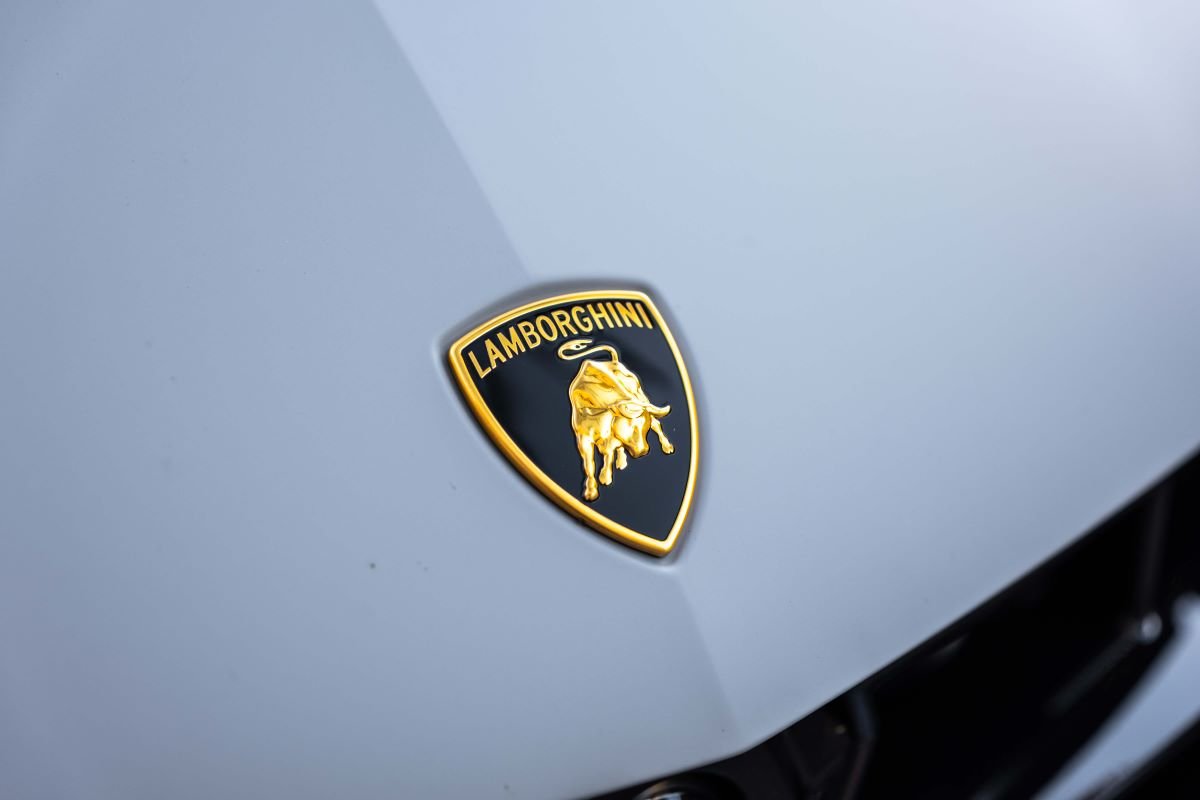 Lamborghini Urus SE 2025 Rental in LA