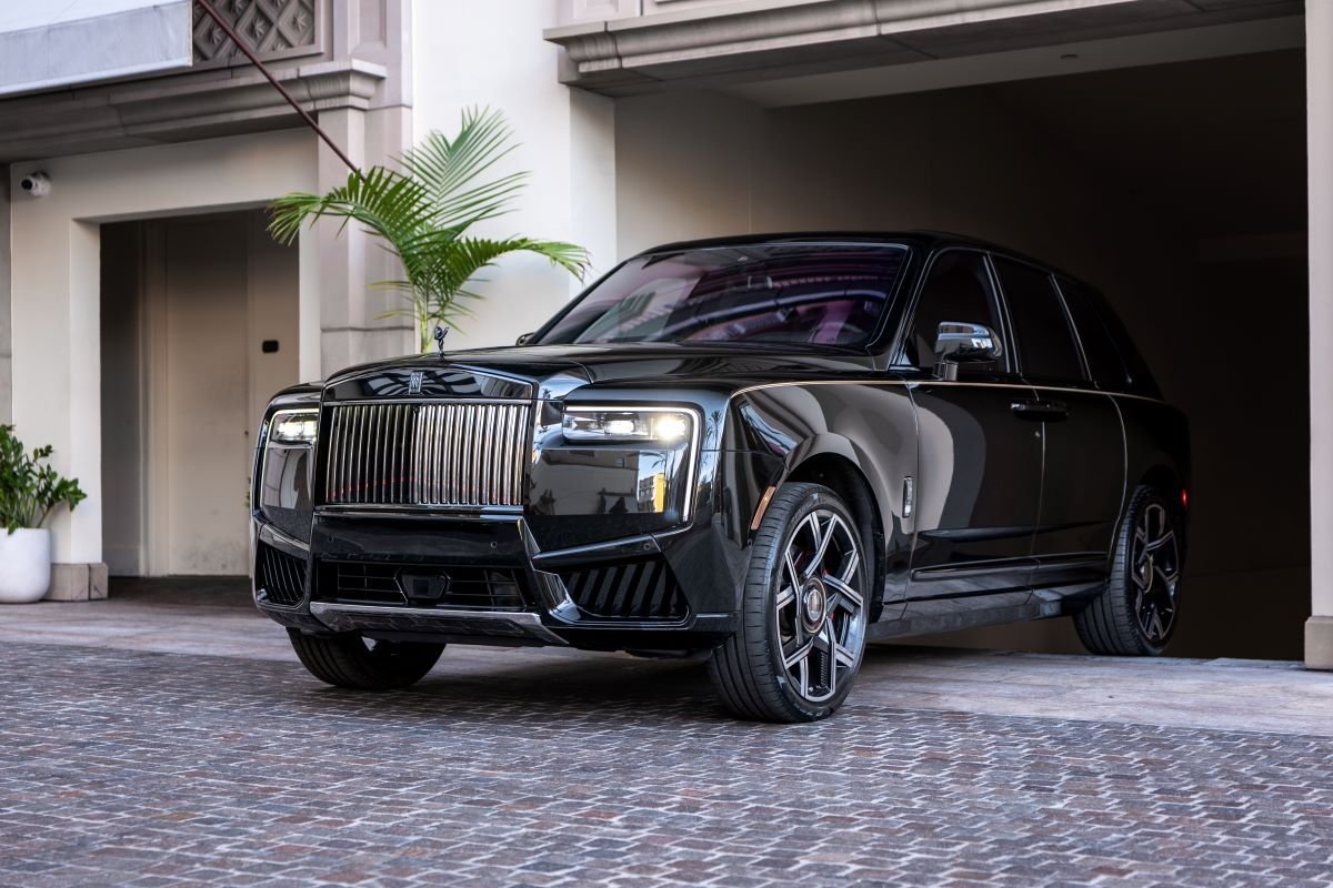 Rolls-Royce Cullinan Black Badge 2025 rental LAX Rolls-Royce Cullinan Black Badge 2025 rental LAX