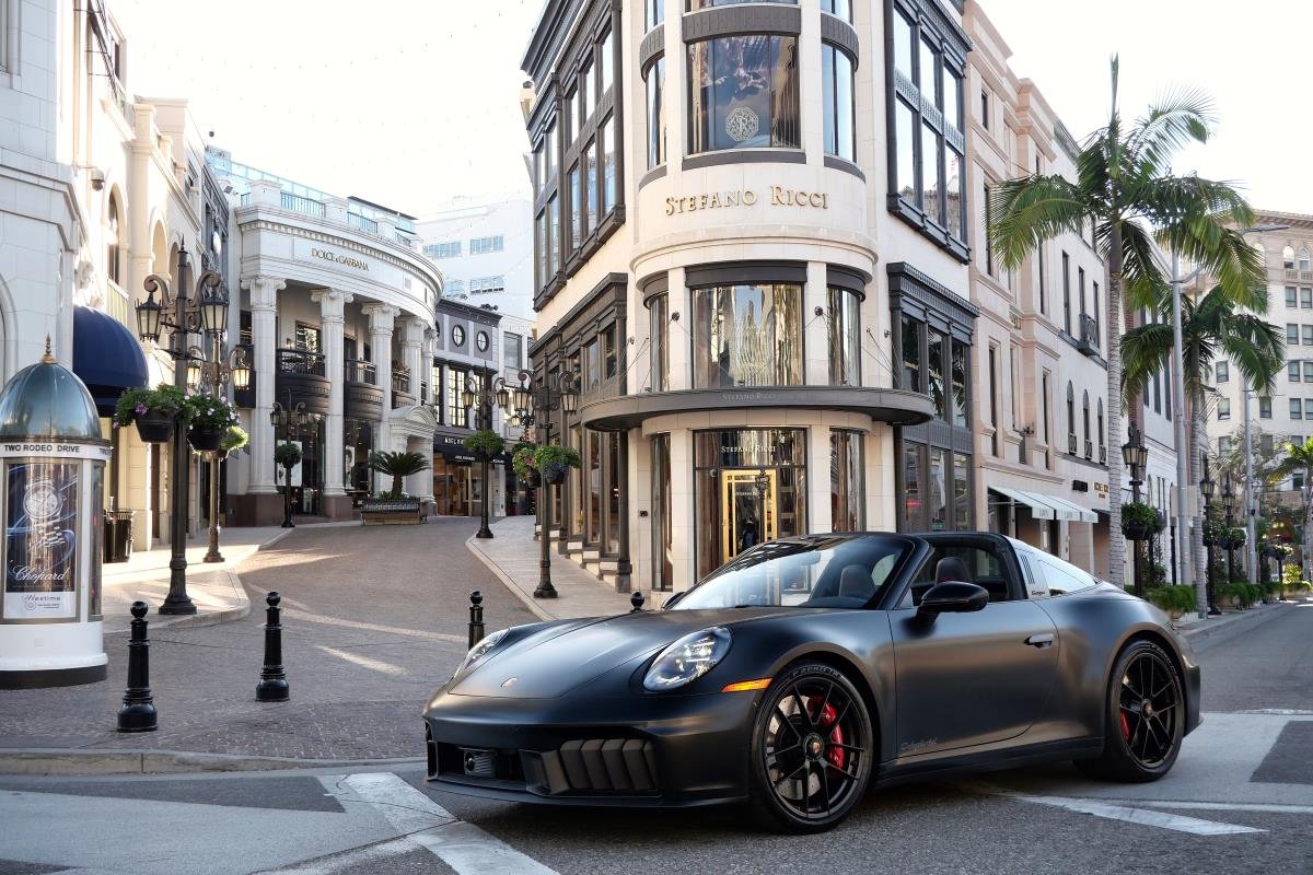 Rent a Porsche 911 Targa 4 GTS in Los Angeles Rent a Porsche 911 Targa 4 GTS in Los Angeles