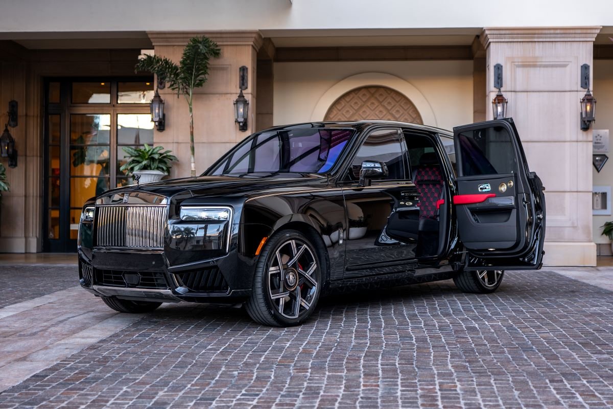 Rolls-Royce Cullinan Black Badge 2025 rental LAX Rolls-Royce Cullinan Black Badge 2025 rental LAX
