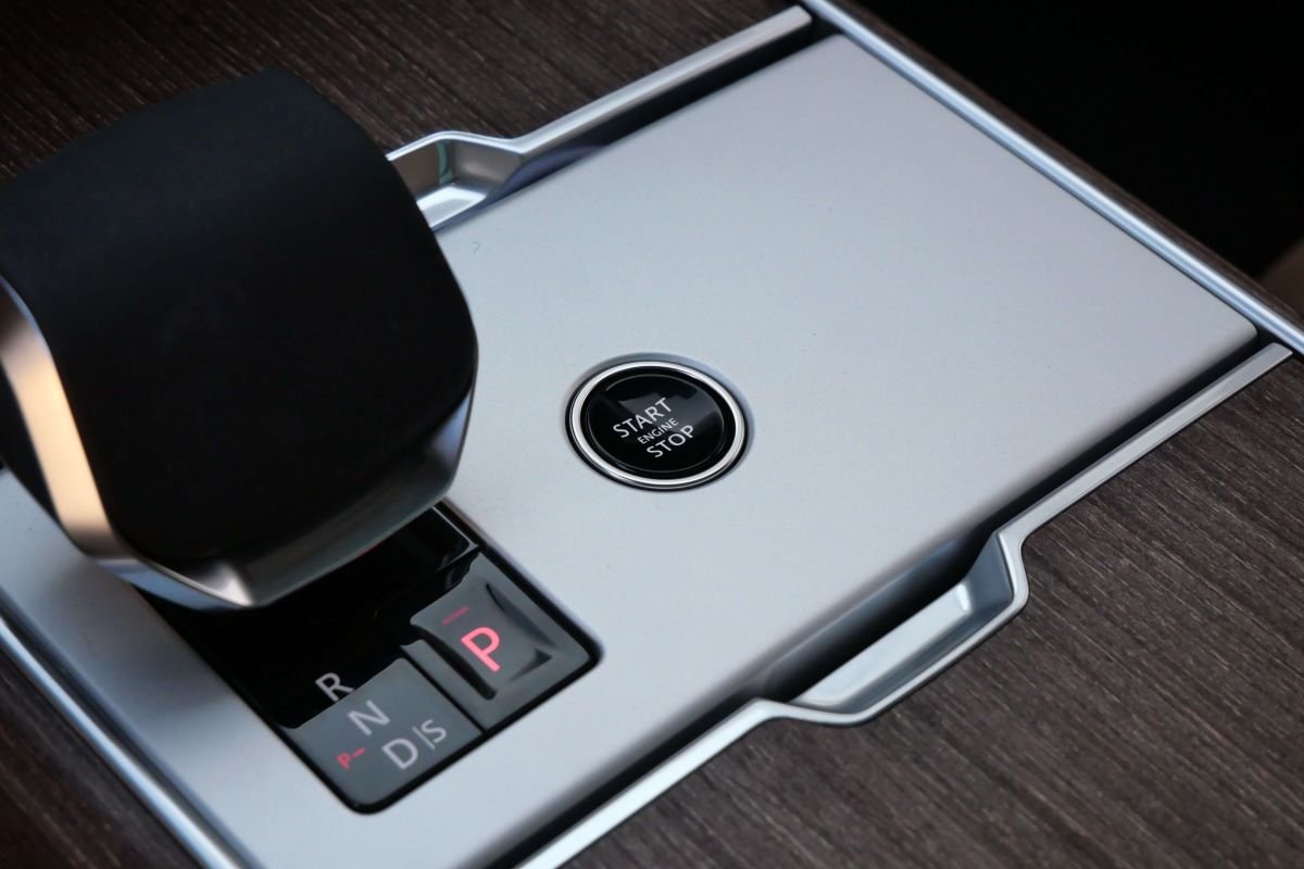 RangeRover P400 LWB 2025 rental Los Angeles