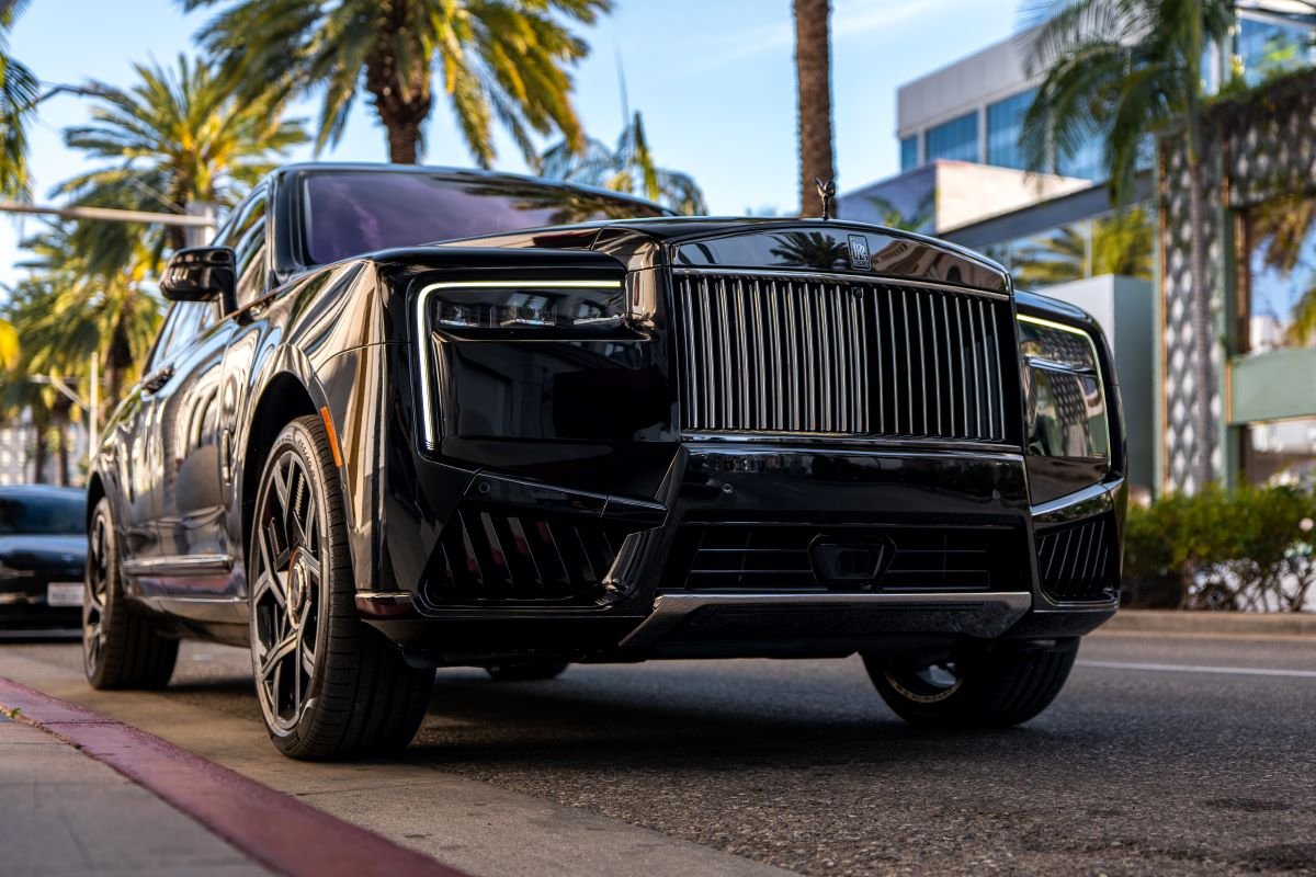 Rolls-Royce Cullinan Black Badge 2025 Rental LAX Rolls-Royce Cullinan Black Badge 2025 Rental LAX
