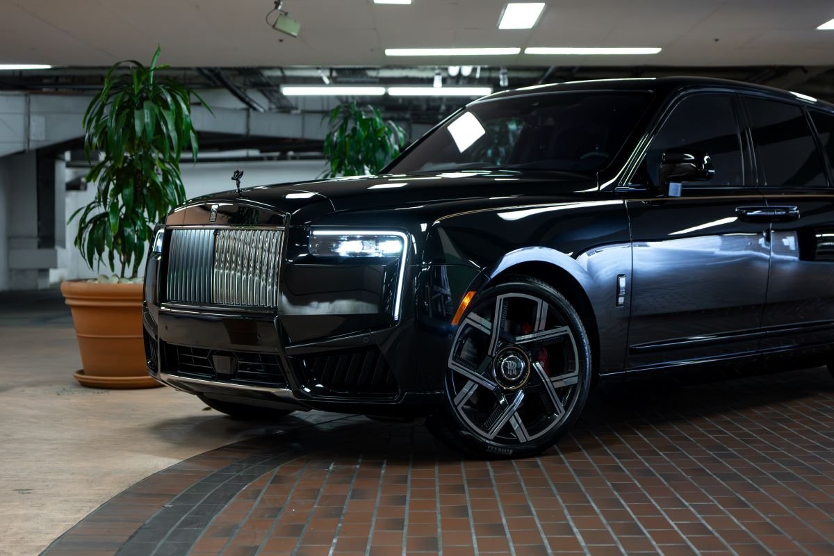 Rolls-Royce Cullinan Black Badge 2025 rental LAX Rolls-Royce Cullinan Black Badge 2025 rental LAX