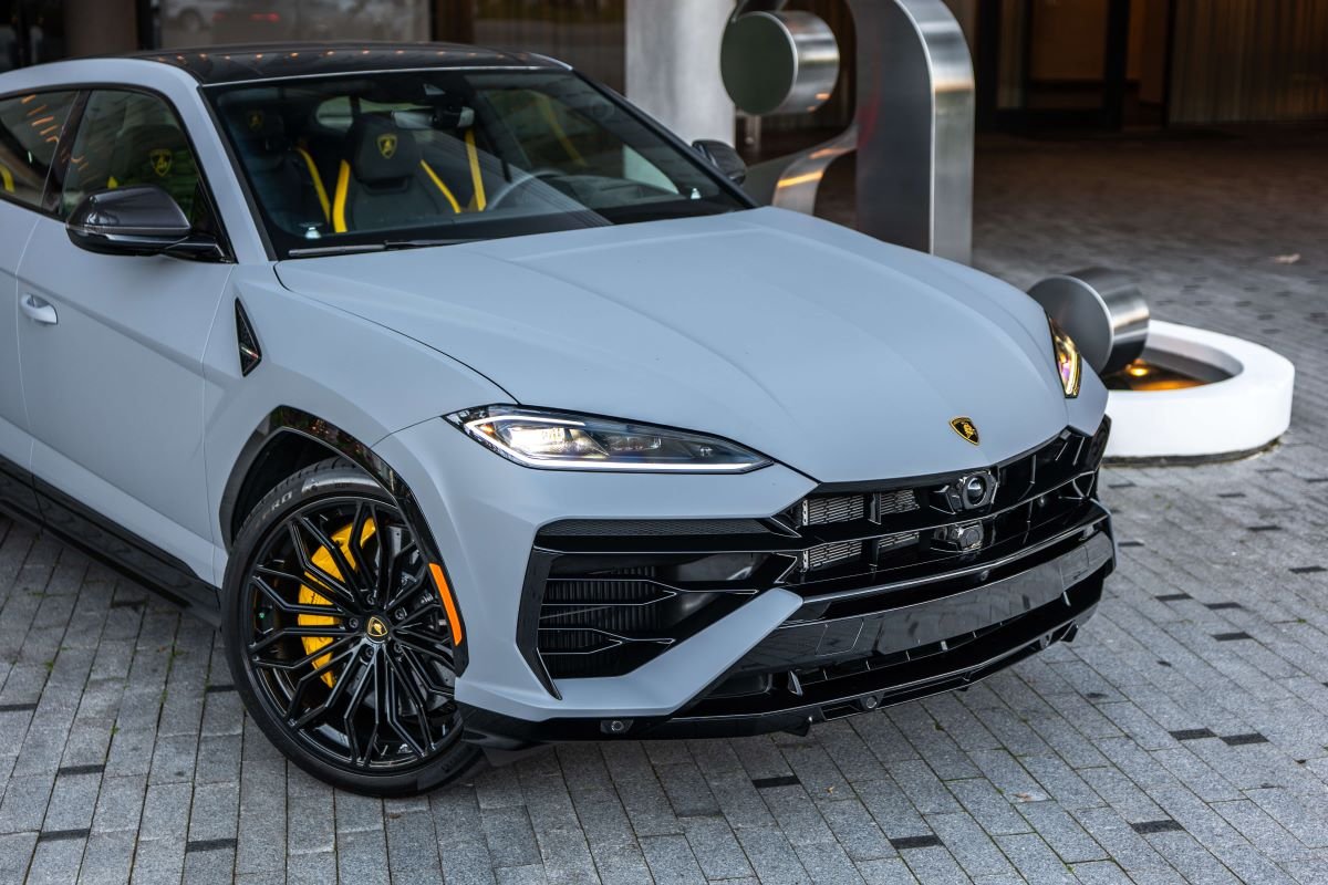 Lamborghini Urus SE 2025 Rental in LA