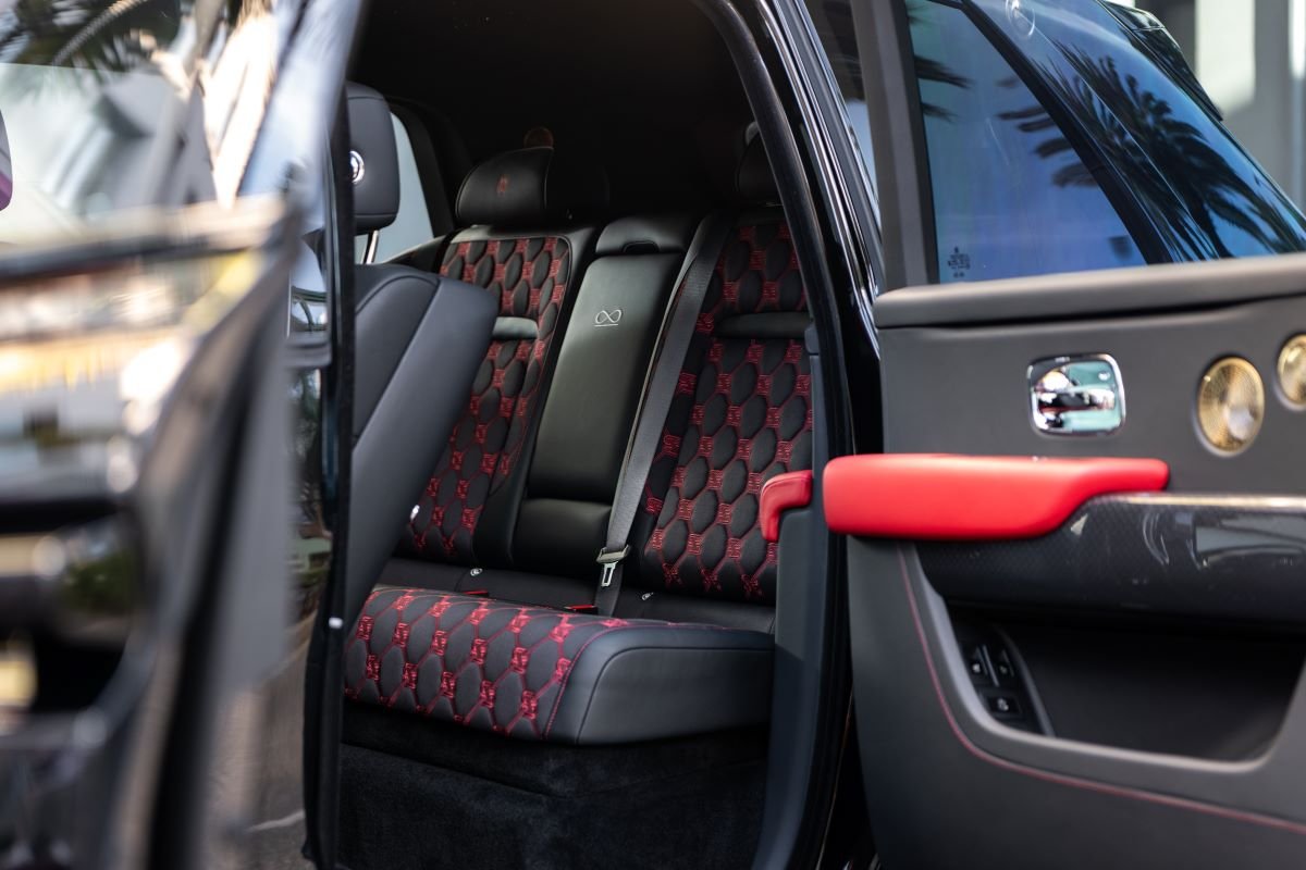 Rent a Rolls-Royce Cullinan Black Badge 2025 in Los Angeles Rent a Rolls-Royce Cullinan Black Badge 2025 in Los Angeles