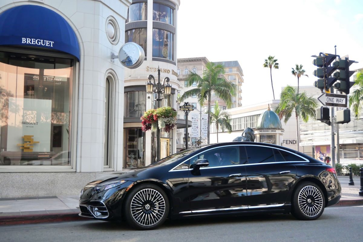 Mercedes-Benz EQS 450 for rent in Los Angeles