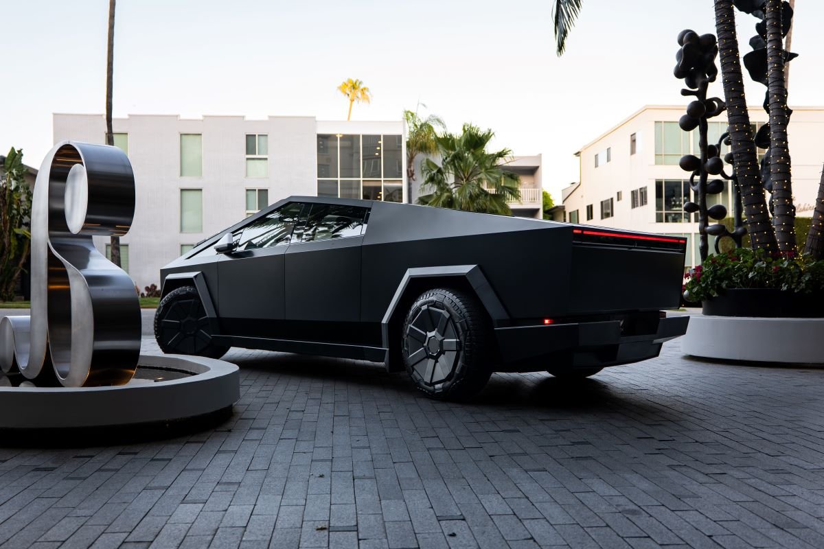 Tesla Cybertruck FSD 2026 Rental LAX Tesla Cybertruck FSD 2026 Rental LAX