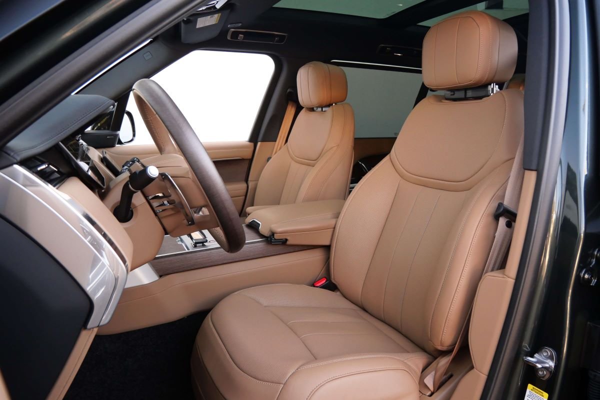 Rent a RangeRover P400 LWB 2025 in Los Angeles