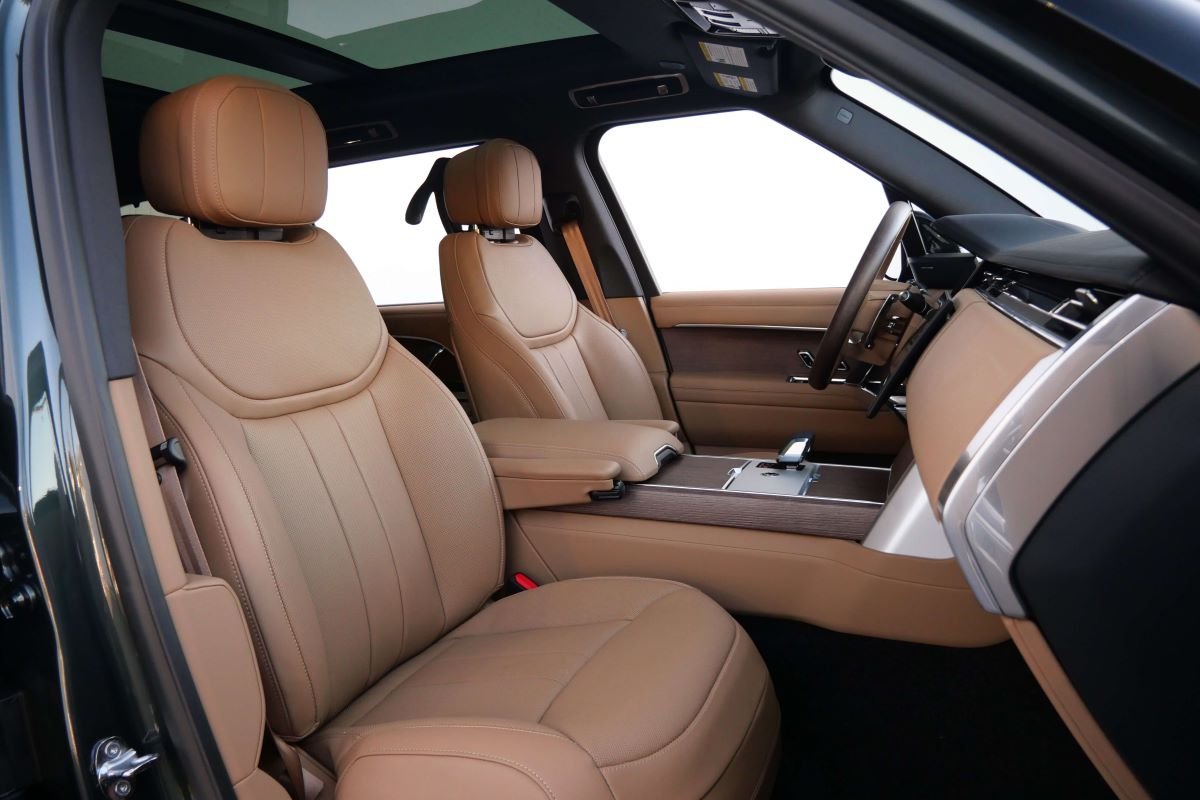 Rent a RangeRover P400 LWB 2025 in Los Angeles