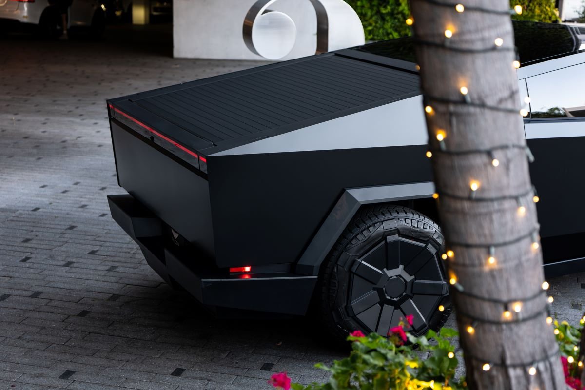 Tesla Cybertruck FSD 2026 Rental LAX Tesla Cybertruck FSD 2026 Rental LAX