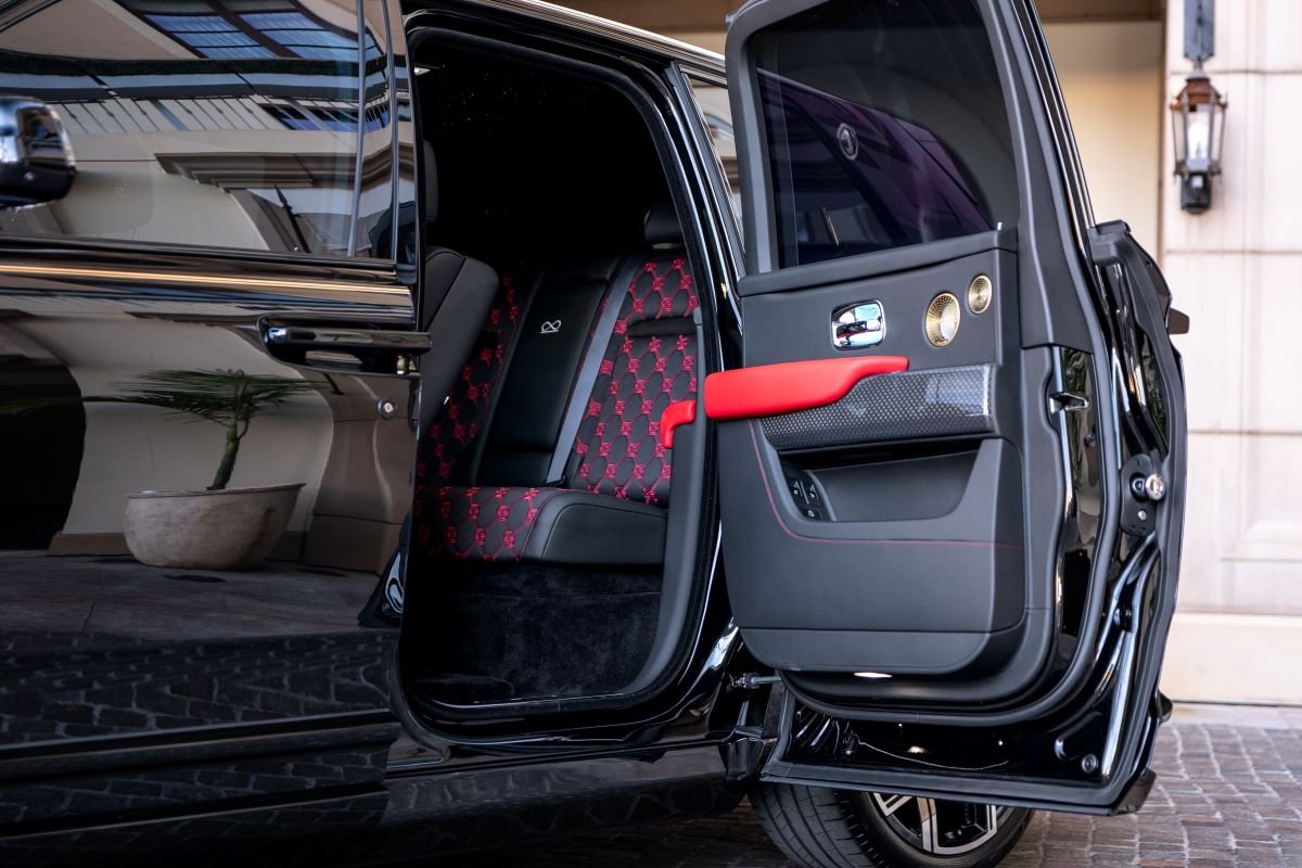 Rolls-Royce Cullinan Black Badge 2025 rental LAX Rolls-Royce Cullinan Black Badge 2025 rental LAX