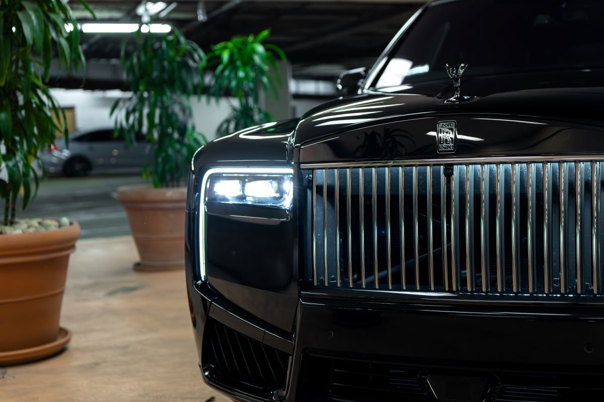 Rolls-Royce Cullinan Black Badge 2025 rental LAX Rolls-Royce Cullinan Black Badge 2025 rental LAX