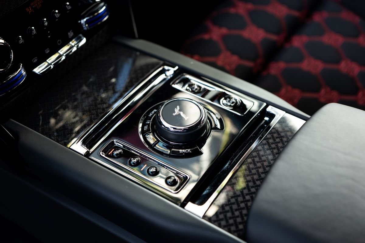 Rent a Rolls-Royce Cullinan Black Badge 2025 in Los Angeles Rent a Rolls-Royce Cullinan Black Badge 2025 in Los Angeles