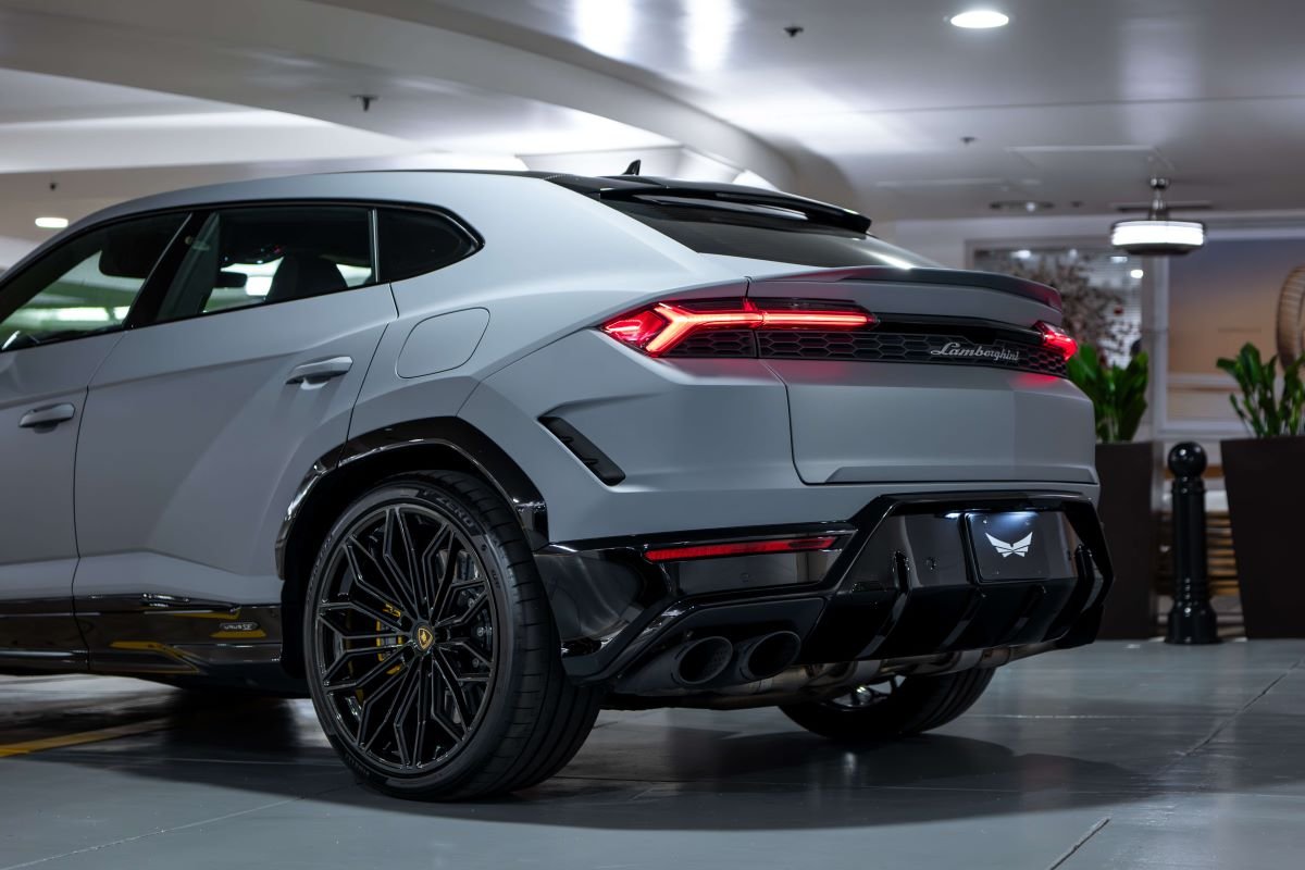 Lamborghini Urus SE 2025 Rental in LA