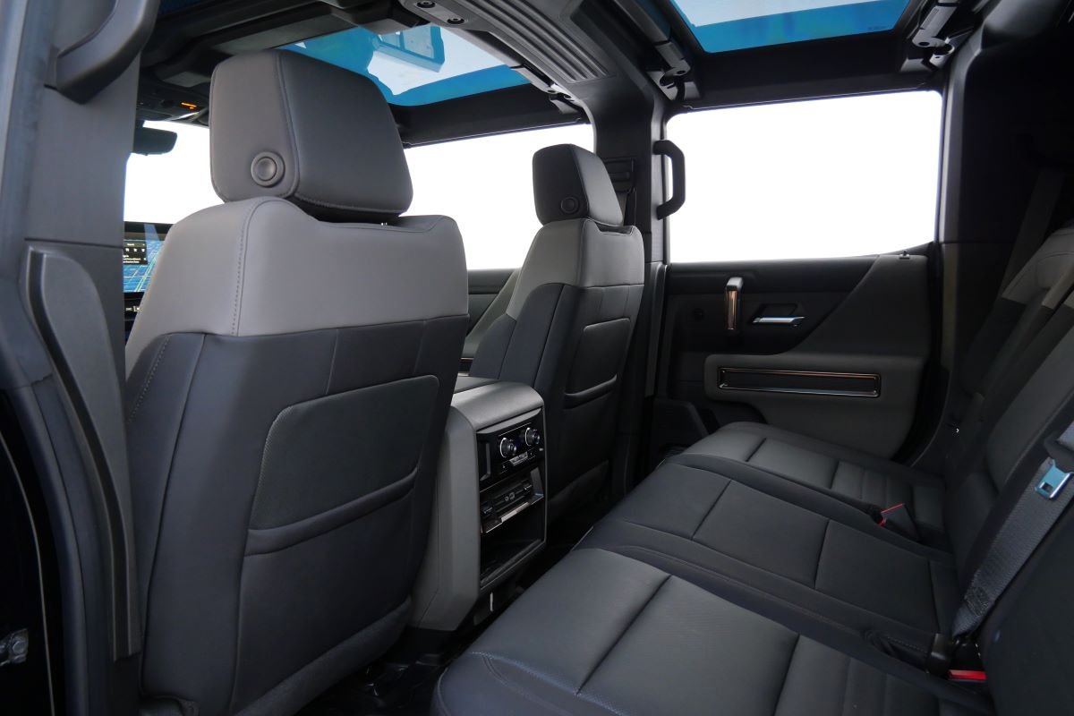 Rent a Hummer EV SUV 2025 in LAX Rent a Hummer EV SUV 2025 in LAX