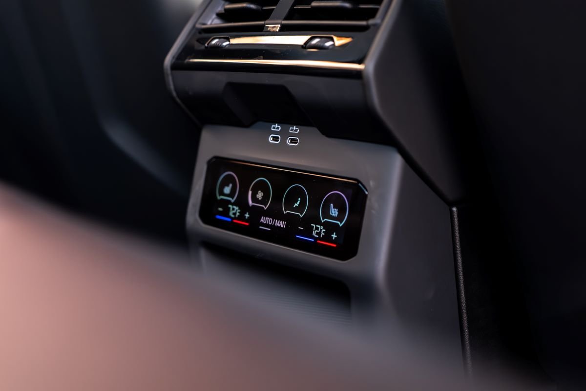 BMW G90 M5 rental in Los Angeles