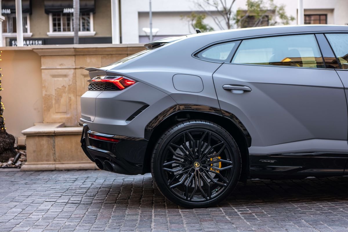 Lamborghini Urus SE 2025 Rental in LA